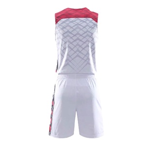 ชุดบาสเก็ตบอลขายส่ง ผ้าโพลีเอสเตอร์ 100% เสื้อบาสเก็ตบอลแบบสั่งทำพร้อมโลโก้ซับลิเมชั่น หมายเลขทีม ชุดกีฬา ชุดยูนิฟอร์มบาสเก็ตบอล - Product Image 4
