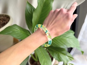 Brazalete de Resina con Flores Prensadas Reales Personalizado, Brazaletes de Resina con Flores, Brazaletes de Resina Botánica Hechos a Mano, Regalo - Product Image 4