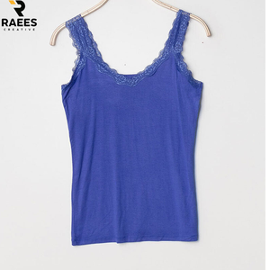 Camiseta Deportiva para Mujer, la Más Vendida en Línea, con Diseño de Logotipo Personalizado y Talla a Medida - Product Image 1
