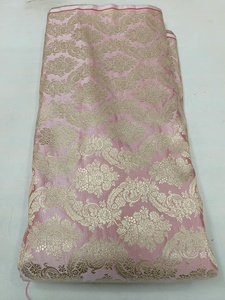 Tissu en soie brodée indienne Banarasi, tissage jacquard doux, matériau pour la confection de robes, de lehengas et de saris - Product Image 3