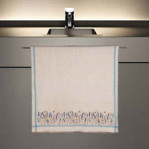 Serviette artisanale STUDIO N JUNGLE LEAVES en coton 100% tissé à la main - Product Image 1