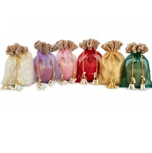 Pochette en organza de qualité supérieure avec poignées perlées et fermeture à cordon, élégantes pochettes cadeaux transparentes pour mariage - Product Image 1