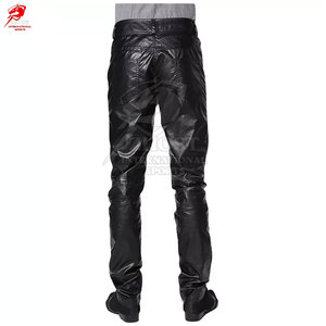 กางเกงหนังผู้ชายทรงโมเดิร์น ทนทาน ตะเข็บแข็งแรง ดีไซน์ยืดหยุ่น เหมาะสำหรับนักขี่มอเตอร์ไซค์และการสวมใส่ลำลองในชีวิตประจำวัน - Product Image 2