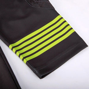 Maillot de hockey sur glace personnalisé imprimé avec des propriétés anti-transpiration, anti-UV et antibactériennes - Qualité supérieure pour l'entraînement et les matchs - Product Image 5