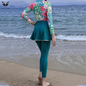 Traje de Baño Moderno con Estampado Floral, Cierre de Cremallera, Cómodo, Lavable a Máquina, Totalmente Personalizado, para Estilos de Vida Activos - Product Image 4