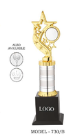 Trofeo de metal dorado, hermoso y perfecto para honrar a los ganadores, empleados y logros excepcionales cada año.