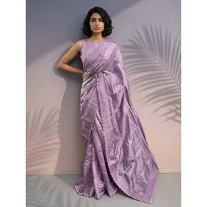 Sari léger et festif en soie pure framboise pour femme, avec imprimé dessin animé, bordure à sequins et travail Leheriya, et chemisier long assorti – Collection Elite Weaves - Product Image 5