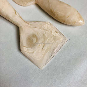 Juego de cuchillos de queso hechos a mano de diseño moderno, cubiertos de resina de melocotón inoxidable de lujo, accesorio elegante para herramientas de queso - Product Image 3