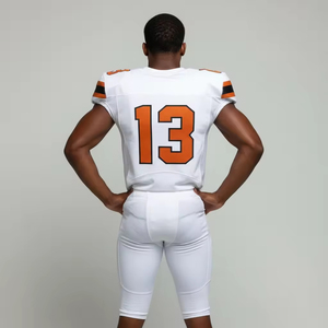 Ensemble de maillots de football américain pour hommes, vente en gros OEM, logo personnalisé en usine, séchage rapide, respirant, été, 100% polyester, complet - Product Image 2