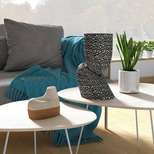 Florero Decorativo de Metal Premium para Exhibición en Mesa, Adorno Interior Contemporáneo para Hogares y Eventos - Product Image 1