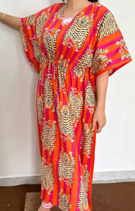Vestido Kaftan de Algodón con Estampado de Tigre, Tela Ligera y Detalles de Estampado Tradicional - Product Image 4