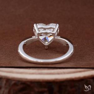 Anillo de compromiso de lujo con diamante solitario de 3 quilates, cultivado en laboratorio, con engaste de tallo pellizcado en oro blanco de 10K. - Product Image 3