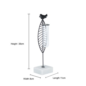 Vase de table moderne en métal avec motif d'oiseau, hauteur 39 cm, noir, porte-fleurs décoratif avec insert en tube de verre - Product Image 1