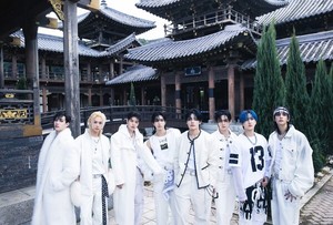 KOREA IDOL Stray Kids-SKZ HOP HIPTAPE HOP (VERSIÓN HIPTAPE) - Product Image 2