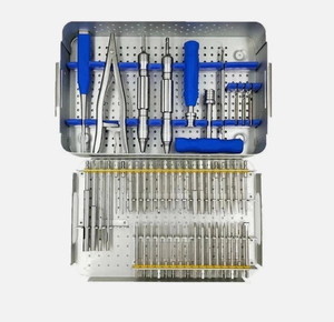 Kit d'instruments pour l'extraction de vis orthopédiques cassées, pour la révision et la suppression d'implants chirurgicaux et les procédures de chirurgie osseuse - Product Image 2