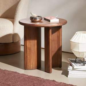 Table d'appoint en bois de style traditionnel conçue pour ajouter chaleur et charme à la décoration intérieure. - Product Image 2