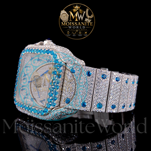 นาฬิกาข้อมือควอตซ์ทรงสี่เหลี่ยมสำหรับองค์กร รุ่นพิเศษ กันน้ำ พรีเมียม ตัวเรือนโลหะผสม หน้าปัดกระจกเคลือบ ประดับเพชรโมอิสซาไนต์สี D ระดับความสะอาด VVS1 ขัดเงาอย่างประณีต - Product Image 2