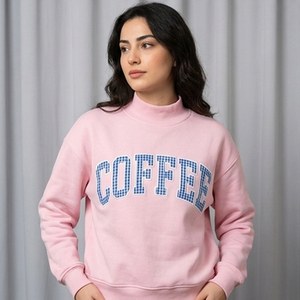Sudadera de cuello alto color crema para mujer con letras 'Coffee', personalizable, con aplique de guinga vintage y texto, MOQ bajo, en blanco - Product Image 3