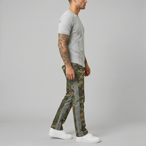 Pantalon de survêtement en molleton camouflage pour homme avec bande latérale, taille élastique, respirant, polyester/coton, décontracté, coupe évasée pour l'extérieur - Product Image 2