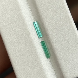 Esmeralda Verde Panjshir Fina de 0.29 Ct, Par de Gemas Naturales en Bruto para Facetado Personalizado y Joyería Fina - Product Image 6