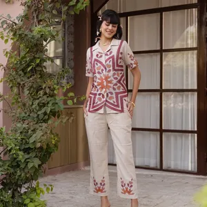 Ensemble coordonné beige en lin et coton brodé avec col chemise pour femme, pantalon droit à manches courtes, tenue décontractée style été - Product Image 6