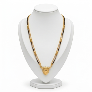 Divyoro Women's Gold Plated Copper Alloy <b>Beaded</b> <b>Necklace</b> with Heart Pendant Classic Style Wedding Jewelry for Hinduism - Product Image 1