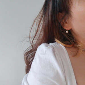 Boucles d'oreilles en perles d'eau de mer Akoya japonaises avec crochets d'oreille en or 18 carats, boucles d'oreilles à cuillère au tempérament lumineux pour femmes - Product Image 4