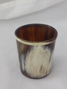 Vaso de Cóctel de Lujo de Cuerno de Búfalo, Hecho a Mano con Material Natural, Duradero, con Patrón Floral, Colección de Vajilla de Inspiración Vintage - Product Image 6