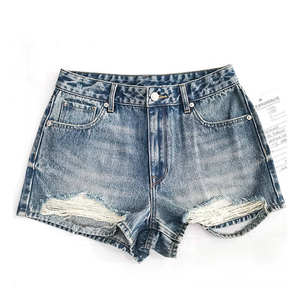 กางเกงขาสั้นผ้ายีนส์เอวต่ำเซ็กซี่สำหรับผู้หญิง กางเกงขาสั้นยีนส์ยืดเข้ารูปสำหรับงานปาร์ตี้ วันหยุด และแฟชั่นแนวสตรีท - Product Image 1
