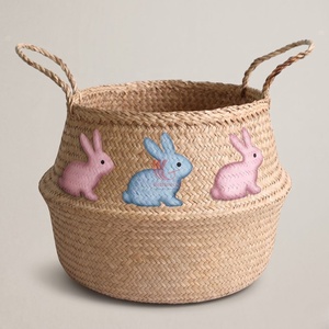 Panier de rangement en jonc de mer naturel avec poignée en forme de lapin pour le rangement des jouets - Product Image 1
