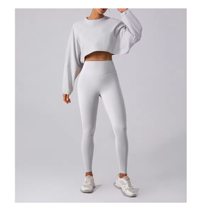Conjuntos de Yoga y Ropa Deportiva de Moda para Mujer: Top Corto de Manga Larga al por Mayor, Ropa de Gimnasio y Fitness con Efecto Levanta Glúteos - Product Image 1