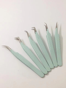 Pinzas Profesionales de Alta Calidad Antimagnéticas de Acero Inoxidable para Pestañas, Personalizables, con Puntas Inclinadas de Fibra para Extensiones de Pestañas - Product Image 5