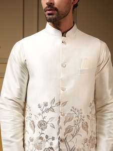 Ensemble Koti Kurta brodé de haute qualité pour hommes, collection mariage, provenant d'un fournisseur et exportateur indien. - Product Image 6
