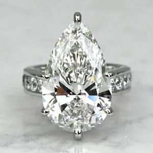 Bague de fiançailles solitaire Tishya Diamond 5 carats en moissanite véritable taille brillant, en argent sterling et or blanc 14K, sertie à griffes, pour femme - Product Image 3