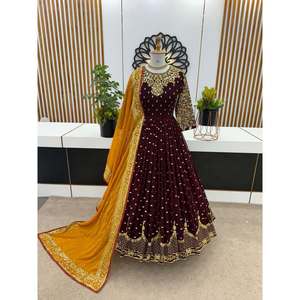 Robe de soirée en georgette brodée avec sequins et dupatta (couleur café) - Product Image 1