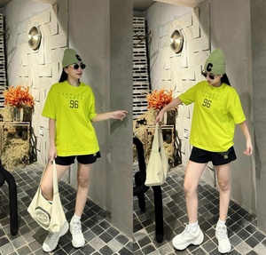 Ensemble de shorts et T-shirt d'été Streetwear imprimés avec '96' Matériau élastique en coton 100% respirant et écologique - Product Image 1