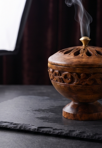 Porte-encens artisanal en bois de manguier, dôme sculpté floral, diffuseur d'aromathérapie, cadeau - Product Image 5