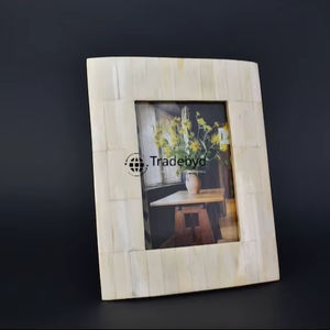 Marco de Fotos Creativo con Incrustaciones de Hueso, Hecho a Mano, Acabado Brillante, Regalo de Lujo por Tradebyd - Product Image 1