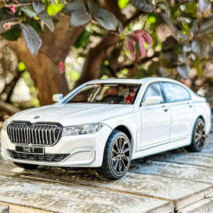 รถโมเดล BMW 760 Li ผลิตจากโลหะ  แบบรถแข่ง  ของเล่นจำลอง  ตกแต่งภายในอย่างละเอียด  ขนาด 1:32  ระบบควบคุมการเคลื่อนที่ด้วยแรงเสียดทาน  ขนาดล้อ 16x5 - Product Image 1