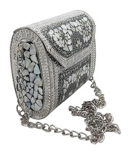 Pochette en laiton pour femme, prix abordable, pochette de soirée en métal faite à la main pour les fêtes, les mariages et les occasions festives - Product Image 4