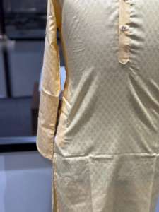 Kurta de qualité supérieure et confortable pour hommes, idéal pour la maison, les sorties décontractées et les mariages. Disponible pour la vente en gros. - Product Image 2