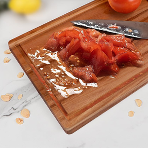 Planche à découper en teck de qualité supérieure avec rainure profonde pour les jus, idéale pour la viande, les légumes et les fruits, provenant d'une usine au Vietnam. - Product Image 2