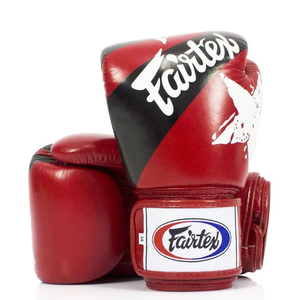 Nouveaux gants de boxe Fairtex personnalisés rouge et noir, en cuir véritable, pour Muay Thai et entraînement MMA, et sparring. - Product Image 1