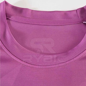 Uniforme de football léger en sublimation, fabriqué en tissu mesh polyester respirant, conçu pour une meilleure circulation de l'air et une meilleure absorption de la transpiration. - Product Image 2