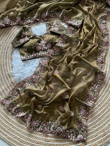 Choli en soie marron avec broderie florale rose pour femmes, tenue traditionnelle indienne pour mariage - Product Image 2