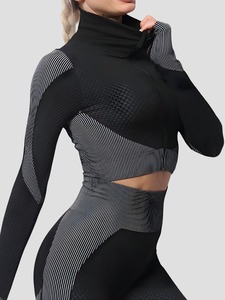 Conjunto de Yoga de 2 Piezas para Mujer, Transpirable, Sin Costuras, con Orificio para el Pulgar, Top Corto de Manga Larga, Leggings de Cintura Alta, Ropa Deportiva para Gimnasio - Product Image 6