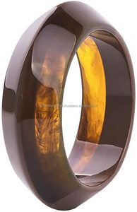 Artisanat en résine de style ange vintage fabriqué à la main pour femmes bouton de manchette et bracelet personnalisés haut de gamme fabriqués à la main d'Inde - Product Image 2