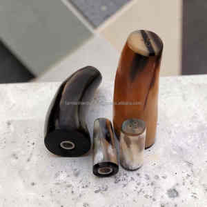 Juego de salero y pimentero de cuerno de búfalo premium, hecho a mano, con acabado brillante, accesorio de mesa a precio económico. - Product Image 6