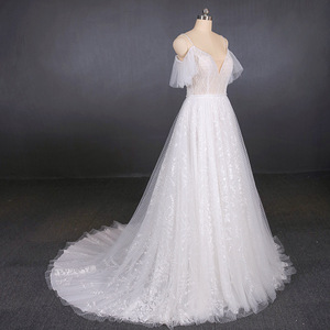 Elegante Vestido de Novia de Gala con Manga Larga y Cuello en V, Bordado de Encaje, Tul, Cintura Asimétrica de Princesa y Espalda Ilusoria Descubierta - Product Image 1