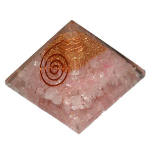Pyramide d'orgone en quartz rose avec enveloppe en fil de cuivre sur quatre côtés, produit de guérison Feng Shui en provenance d'Inde - Product Image 6